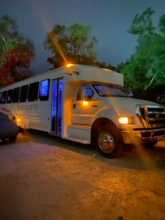 EXCEUTIVE LA - LUXURY PARTY BUSES AND SEDANS & SUV'S