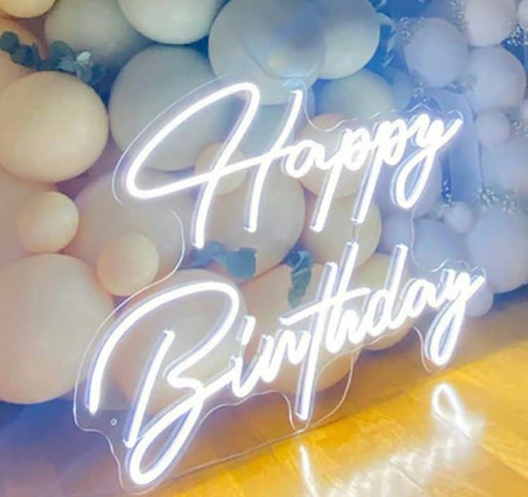 Neon Sign "Happy Birthday"