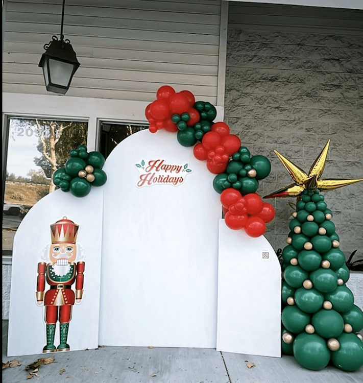 Balloon Garland Installation