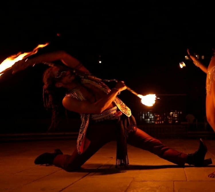 Ultimate Fire Show - 3 Dancers