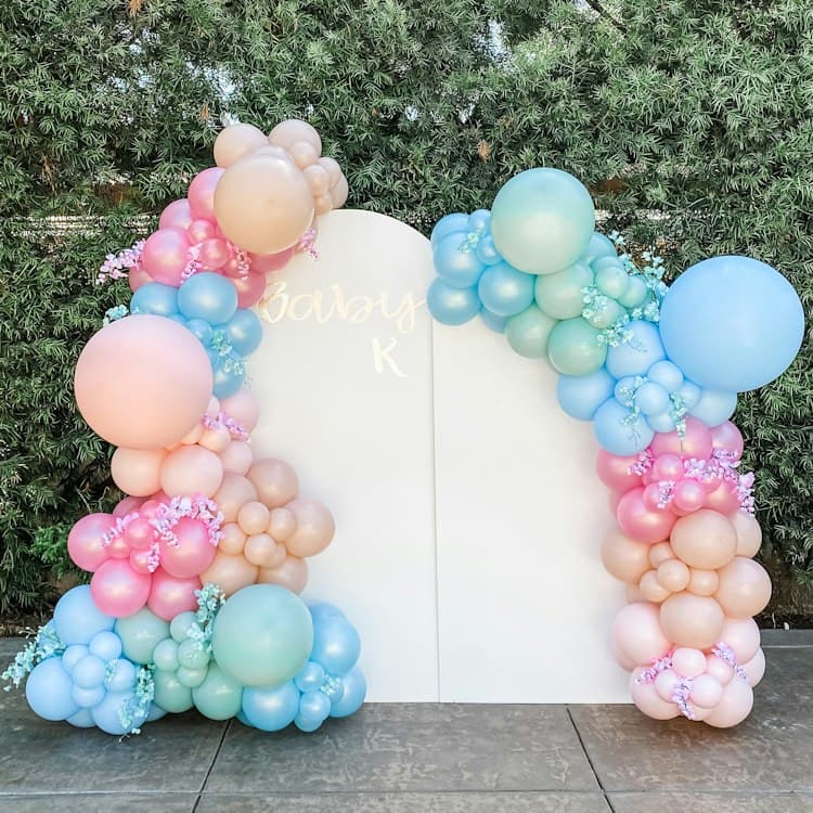 2 Backdrops with Balloon