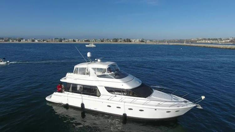 Carver Yacht / Happiest Ours