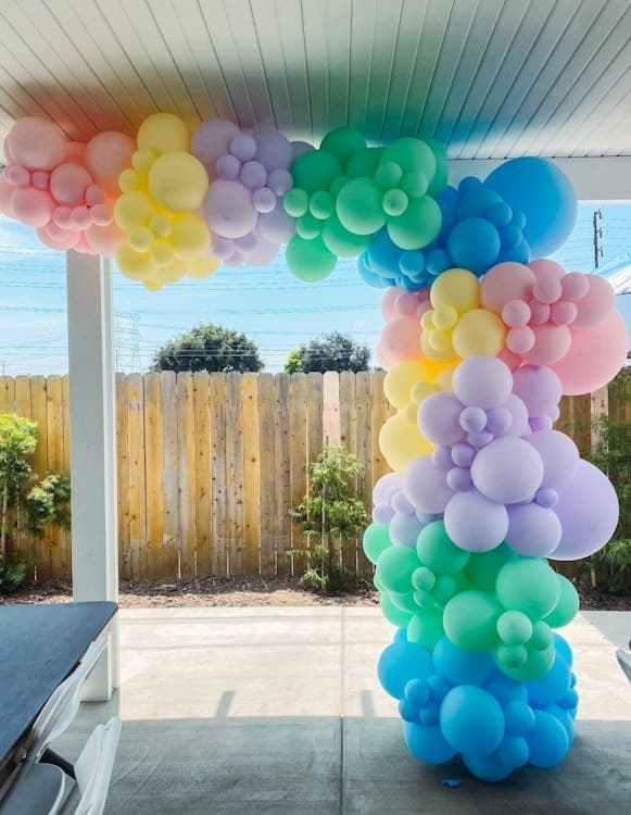 Organic Balloon Garland in L Shape