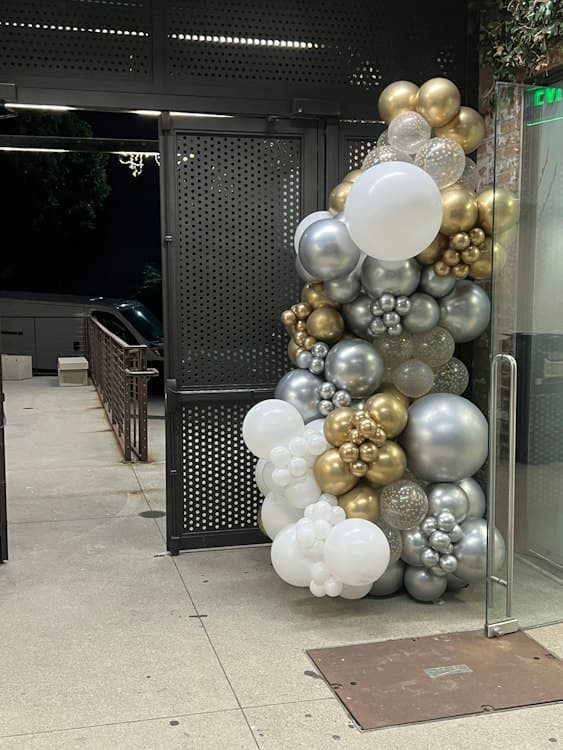 Organic Balloon Garland