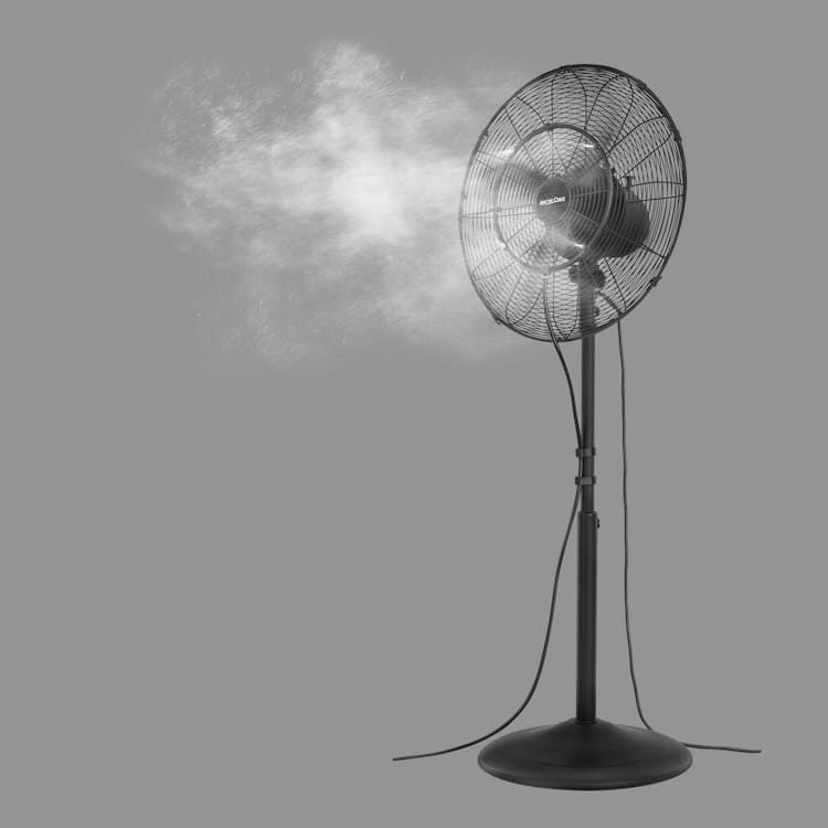18 Inch Misting Fan - 3 Speed